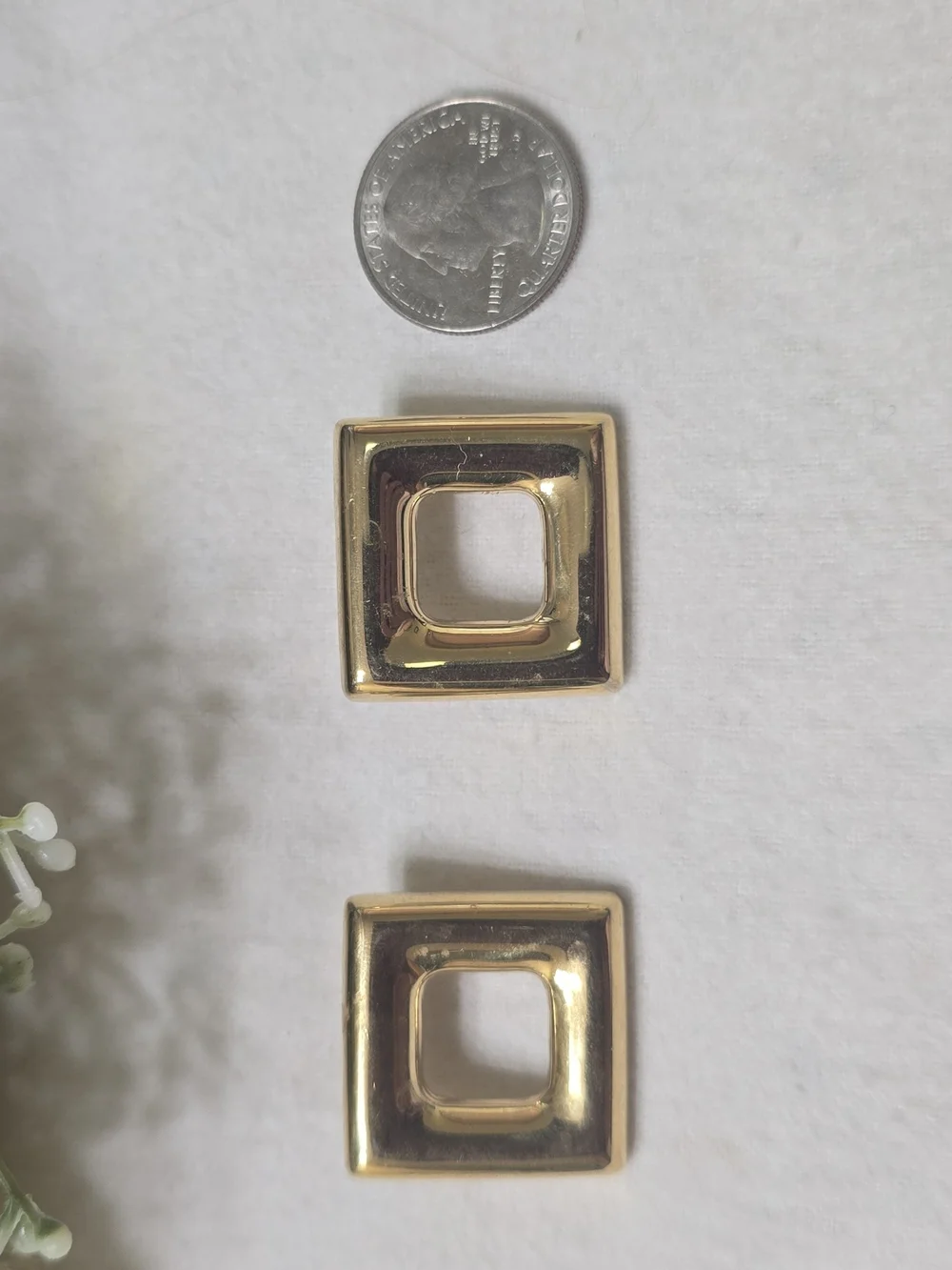 Vintage Gold-Tone Square Hoop Earrings - Women's Fashion Earrings